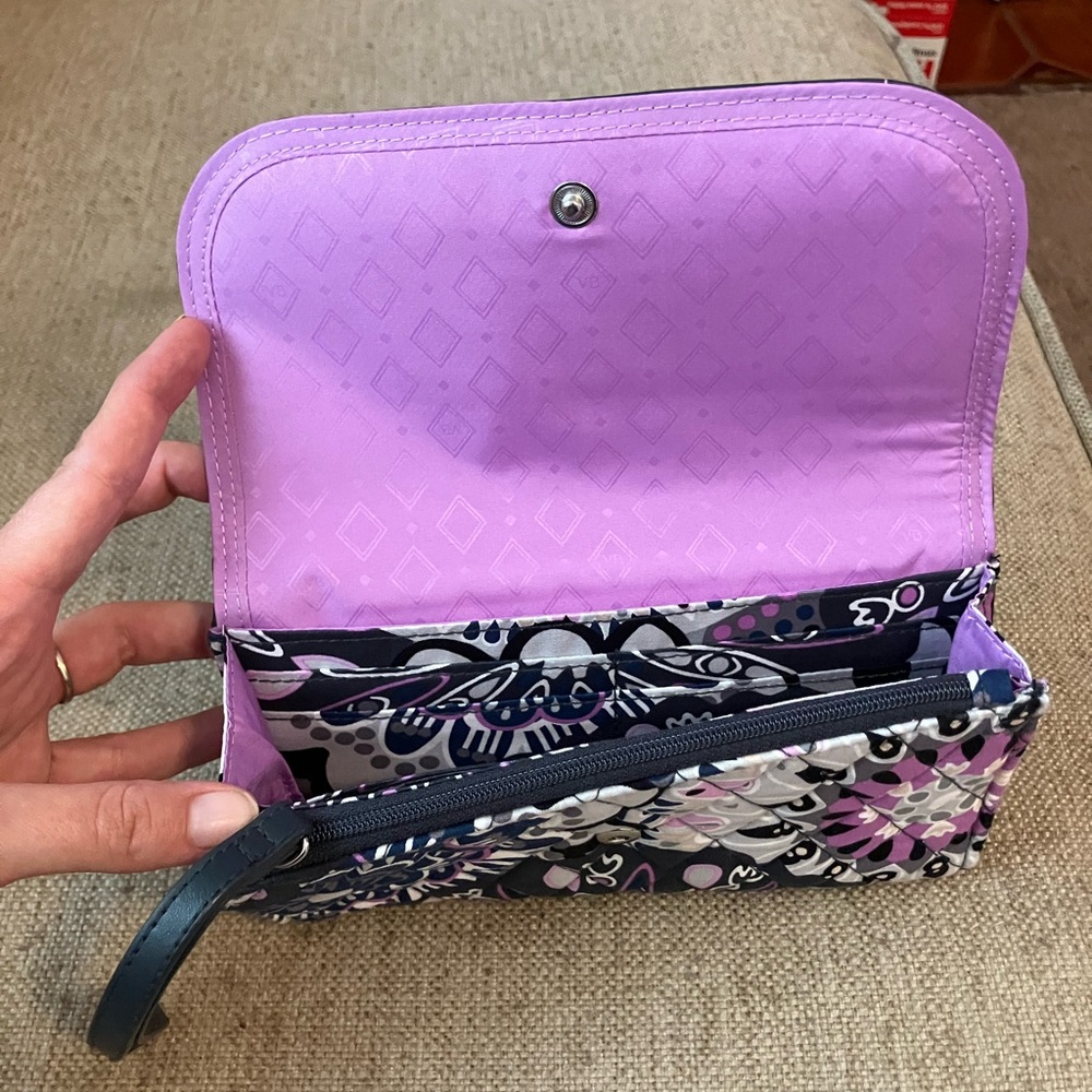 Vera Bradley black purple and white wristlet - Picture 4 of 7